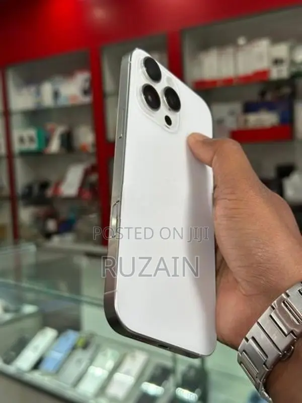 Apple iPhone 16 Pro Max IP (Used)