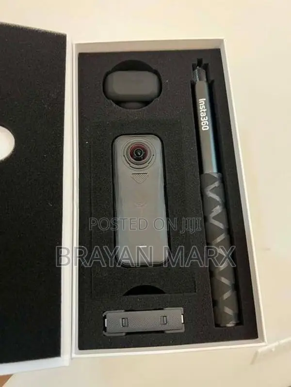 Insta360 X4 Air Starter Bundle