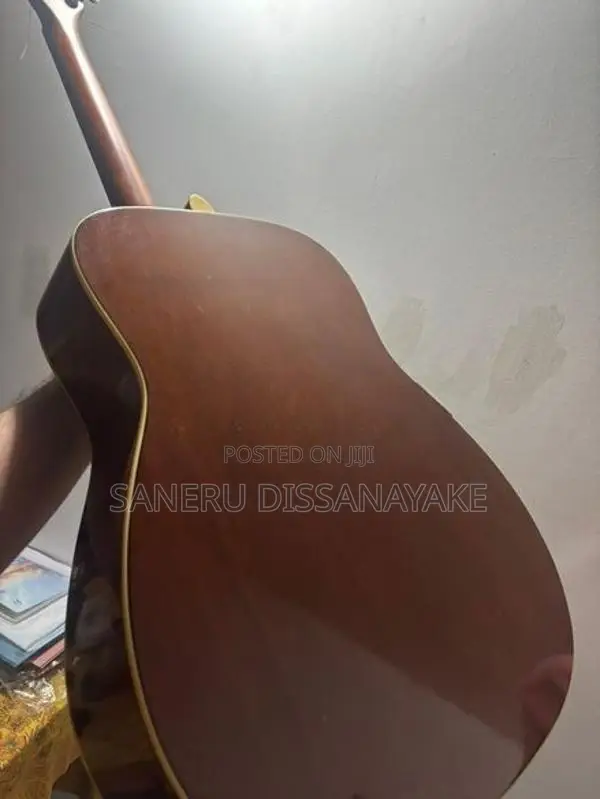 Yamaha F370 Guitar