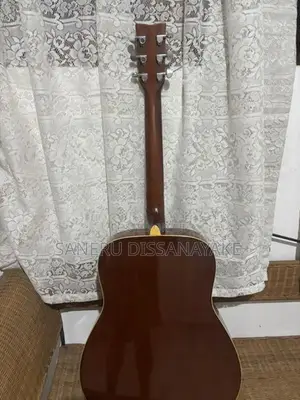 Yamaha F370 Guitar