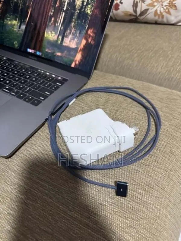 Apple iMacBook Pro 15-inch 2018 i9 32GB RAM 500GB SDD