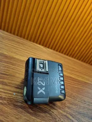 Canon Eos R100