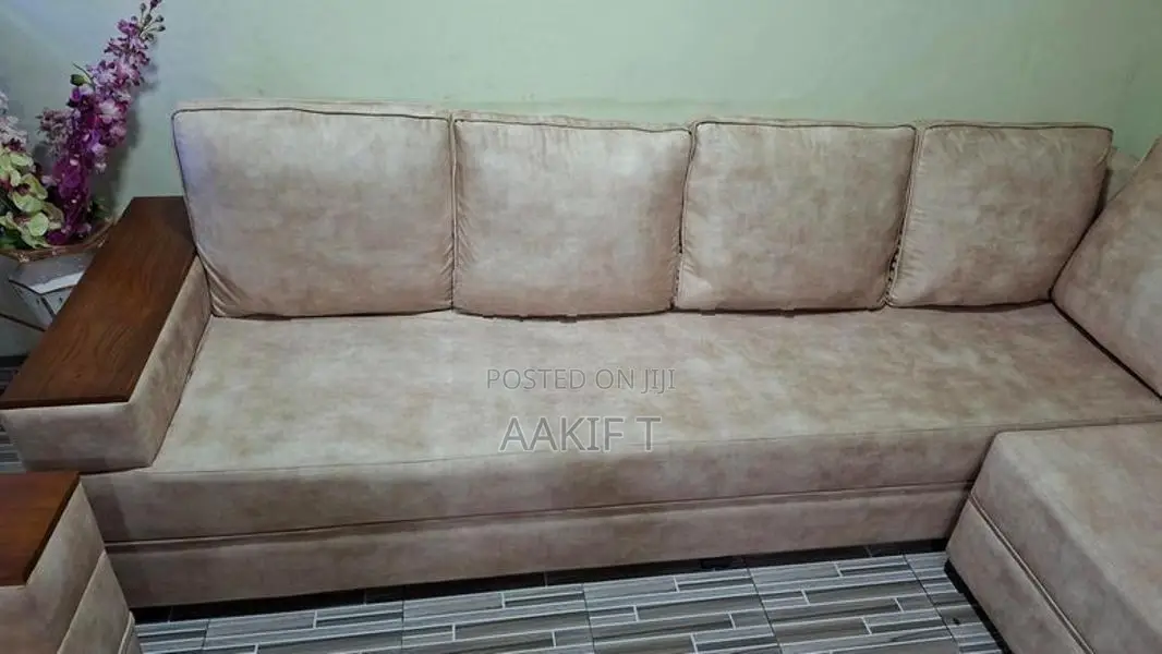 Brand New Luxury L-Shaped Sofa Set with Center Table