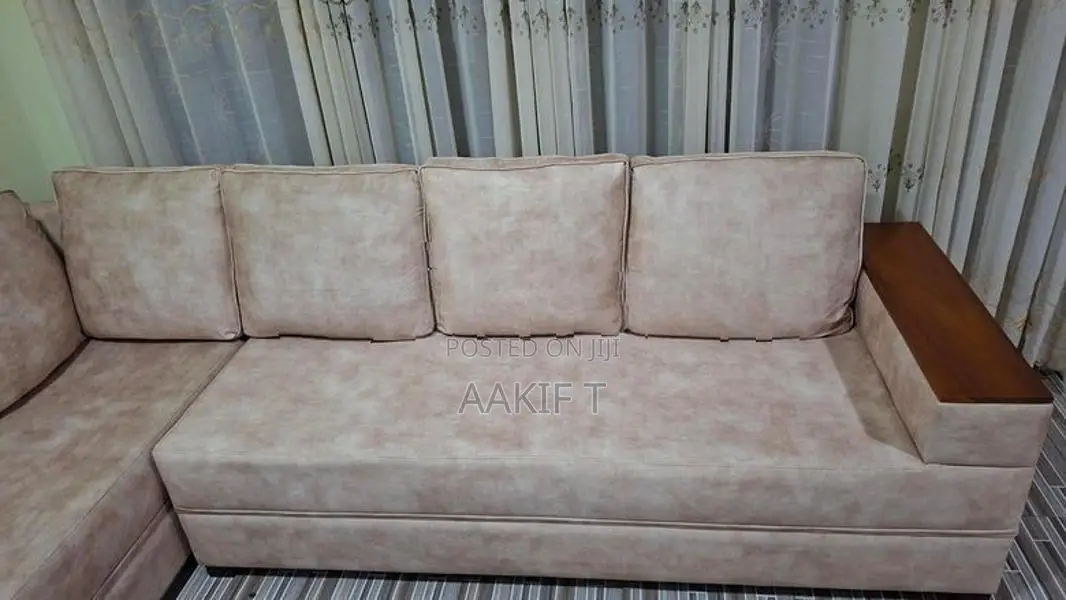 Brand New Luxury L-Shaped Sofa Set with Center Table