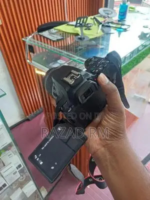 Canon EOS 250D