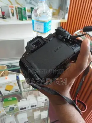 Canon EOS 250D