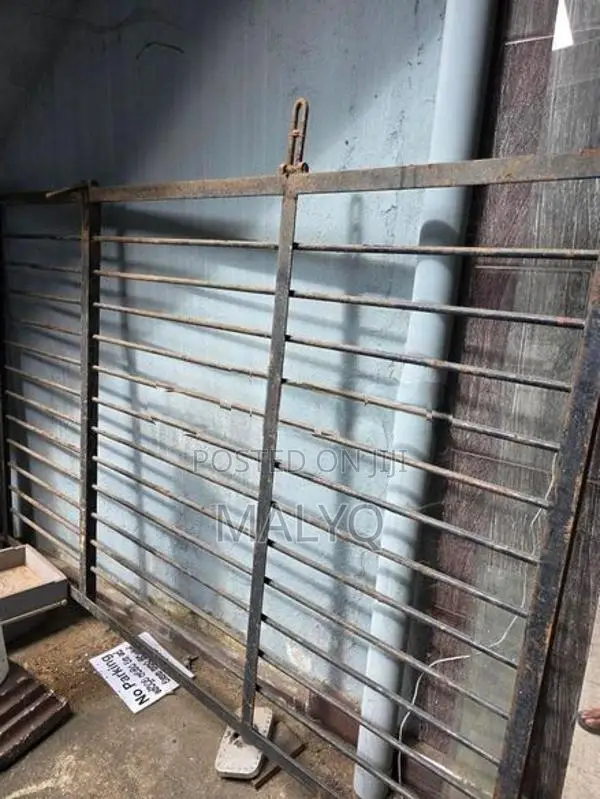 Iron Gate 6.8 × 4.5 ft