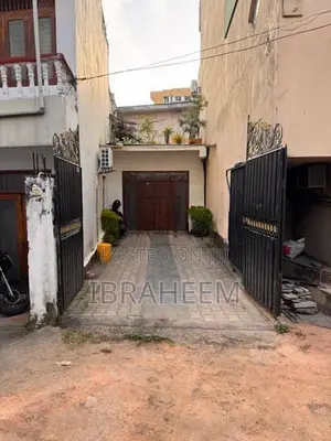 Gate