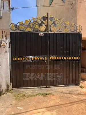 Gate
