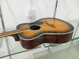 Box Guitar