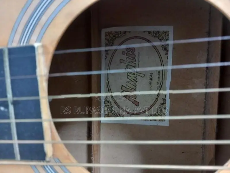 Memphis Box Guitar