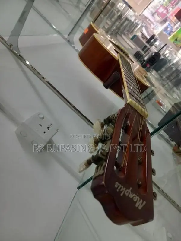 Memphis Box Guitar