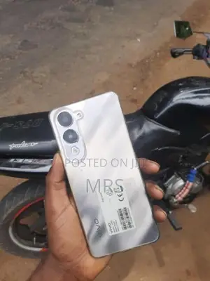Vivo Y04 4GB 128GB (Used)