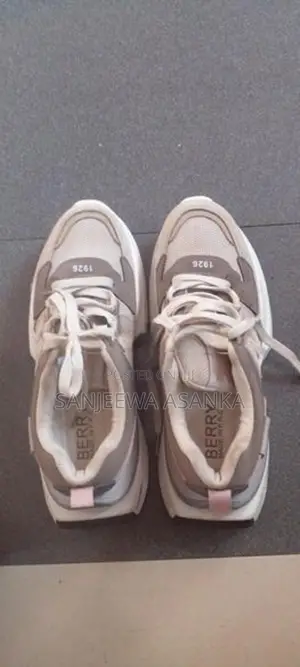 girl shoe