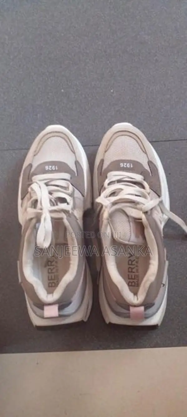 girl shoe