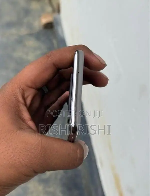 Samsung Galaxy S10 (Used)