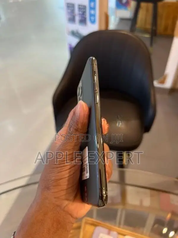 Apple iPhone 11 Pro (Used)