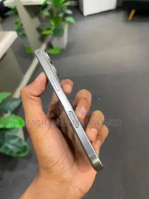 Apple iPhone 16 Pro (Used)