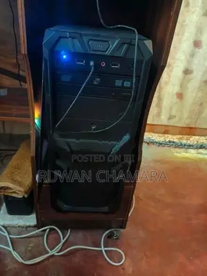 computer / accesories table bettery speakers