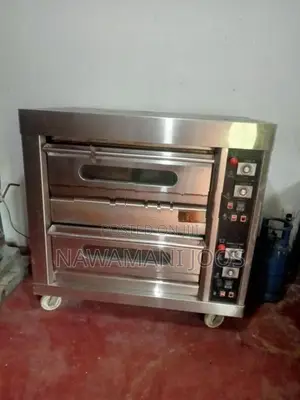 Industrial oven with mixer