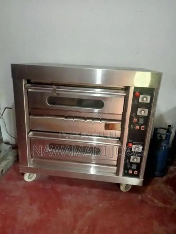 Industrial oven with mixer