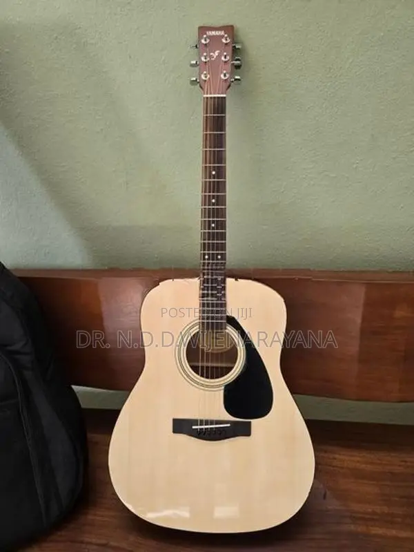 Yamaha Acoustic Guitar