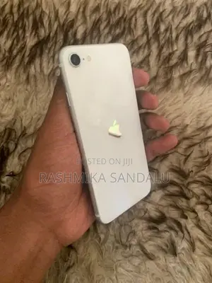 Apple iPhone SE 2 (Used)