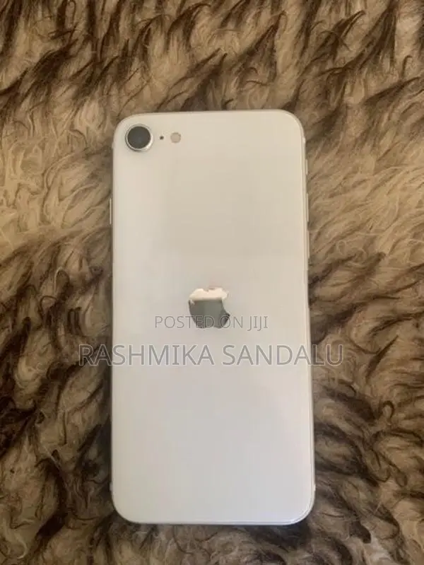 Apple iPhone SE 2 (Used)