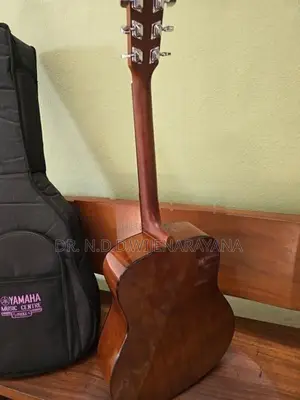 Yamaha Acoustic Guitar