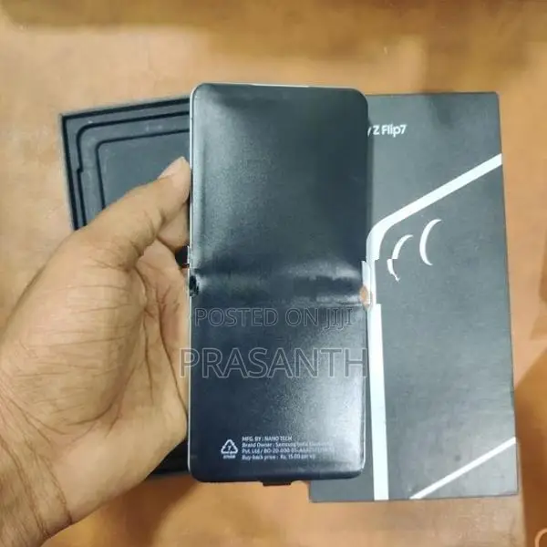 Samsung Galaxy Z Flip 7 (Used)