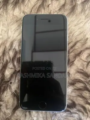 Apple iPhone SE 2 (Used)