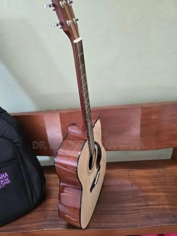 Yamaha Acoustic Guitar