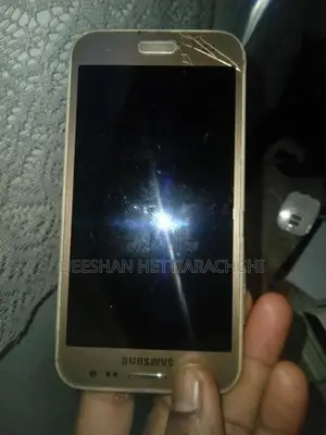 Samsung Galaxy J2 used (Used)