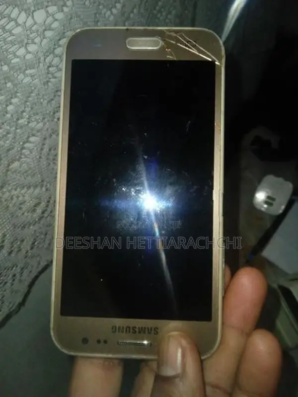 Samsung Galaxy J2 used (Used)