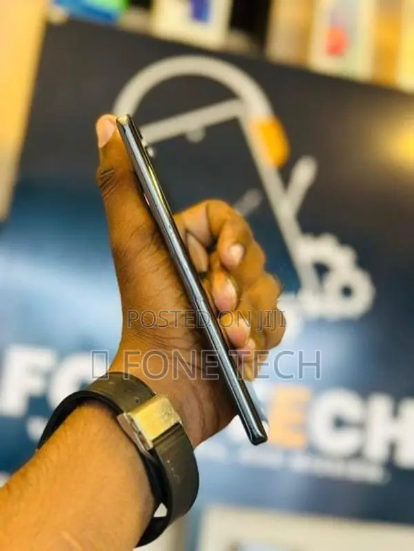 Vivo V40 8GB 128GB (Used)