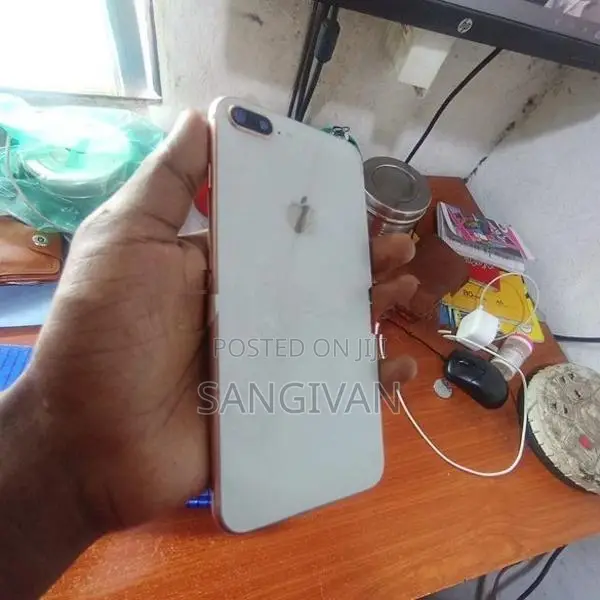 Apple iPhone 8 Plus (Used)