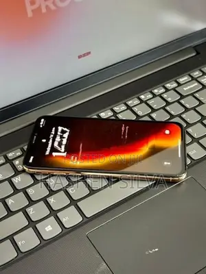 Apple iPhone XS (Used)