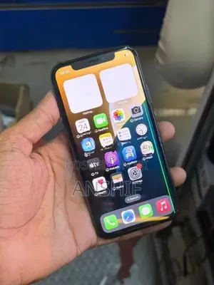 Apple iPhone XS (Used)