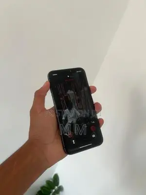 Apple iPhone 11 (Used)