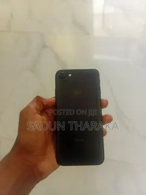Apple iPhone 7 (Used)