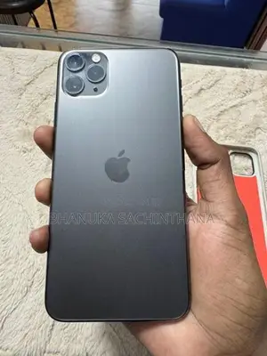 Apple iPhone 11 Pro Max (Used)