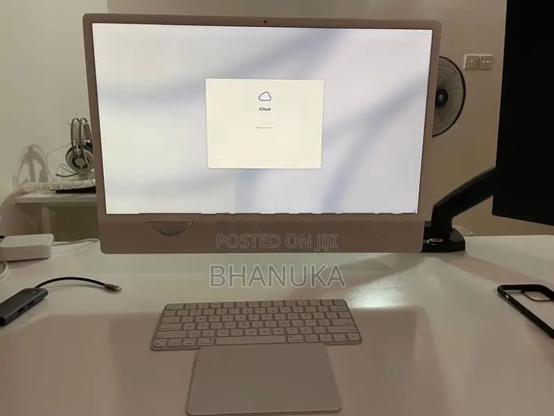 Apple iMac 4.5K Retina M1 16GB RAM 512GB