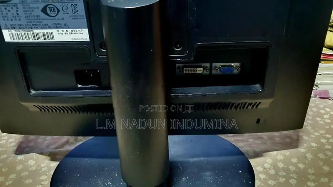 17 inch Samsung LCD Monitor