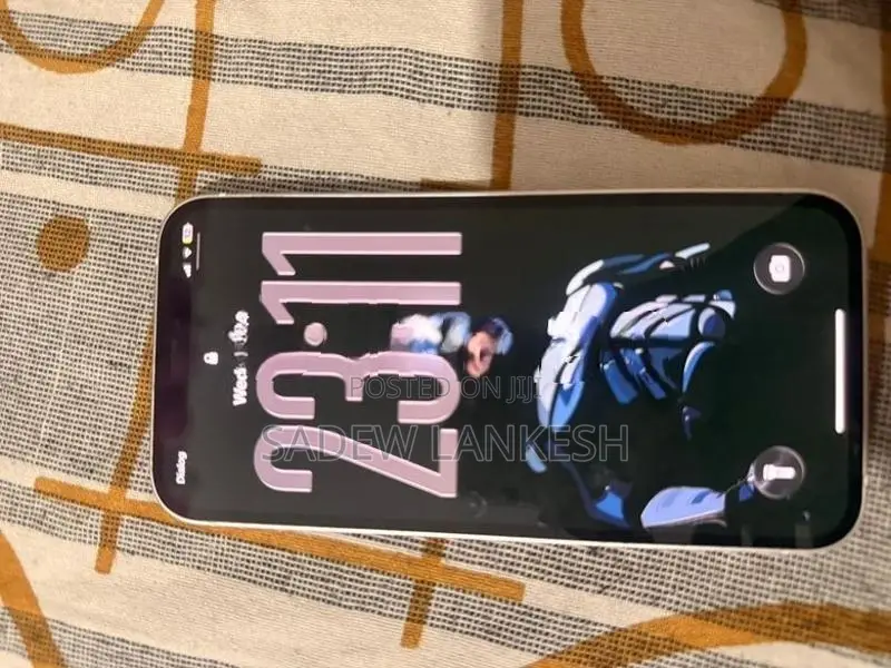 Apple iPhone 12 (Used)