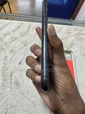 Apple iPhone 11 Pro Max (Used)
