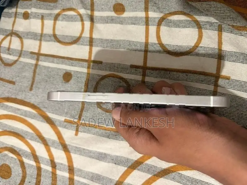 Apple iPhone 12 (Used)