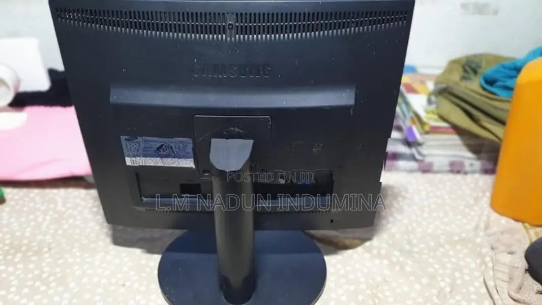 17 inch Samsung LCD Monitor