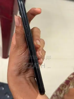 Apple iPhone XR (Used)