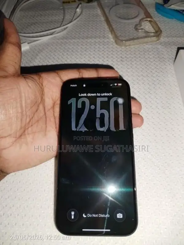 Apple iPhone 16 Black (Used)