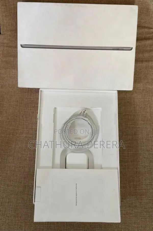Apple iPad 9th Gen 256GB WIFI with All the Accessories
